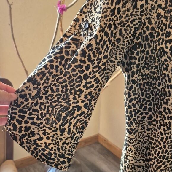 Leopard Print Button Down Blouse - Picture 3 of 9